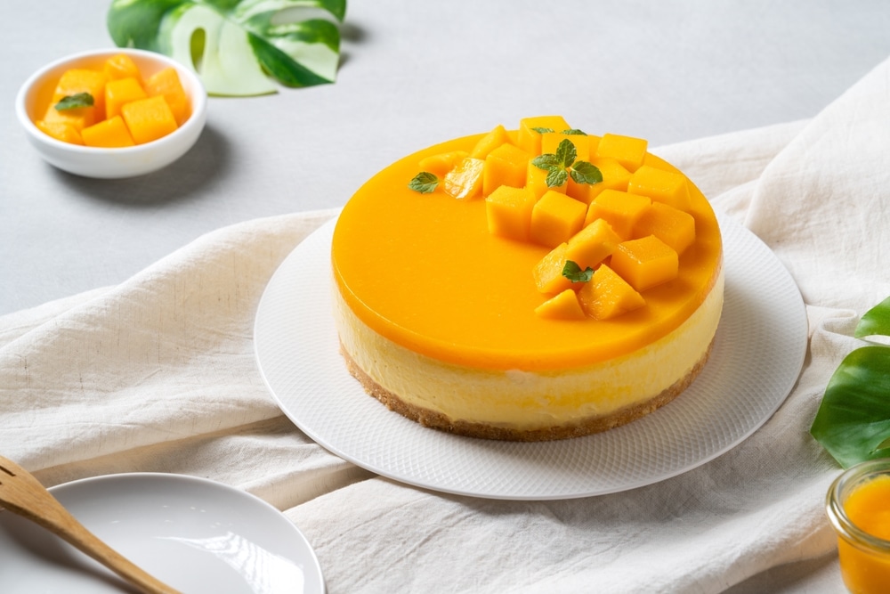 Delicious Glazed Mango No Baked Cheese Cake With Fresh Diced