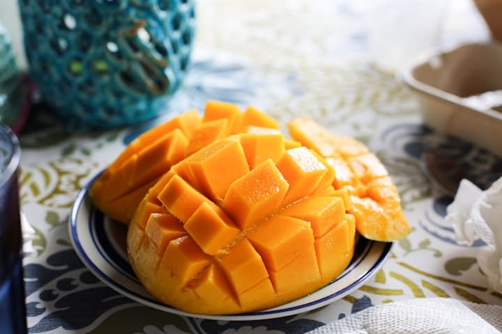 A view of ripe mangoes cut in cubes